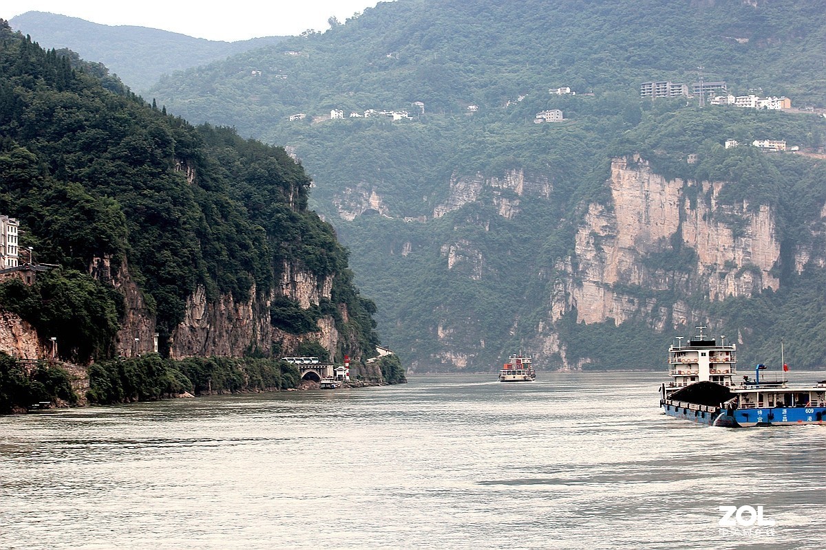 西陵峡景色（一组小白兔风光）