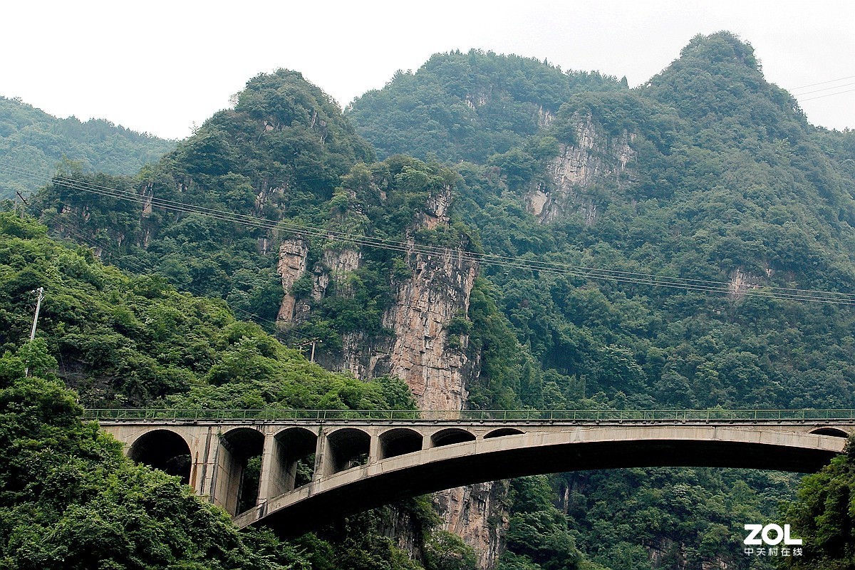 西陵峡景色（一组小白兔风光）