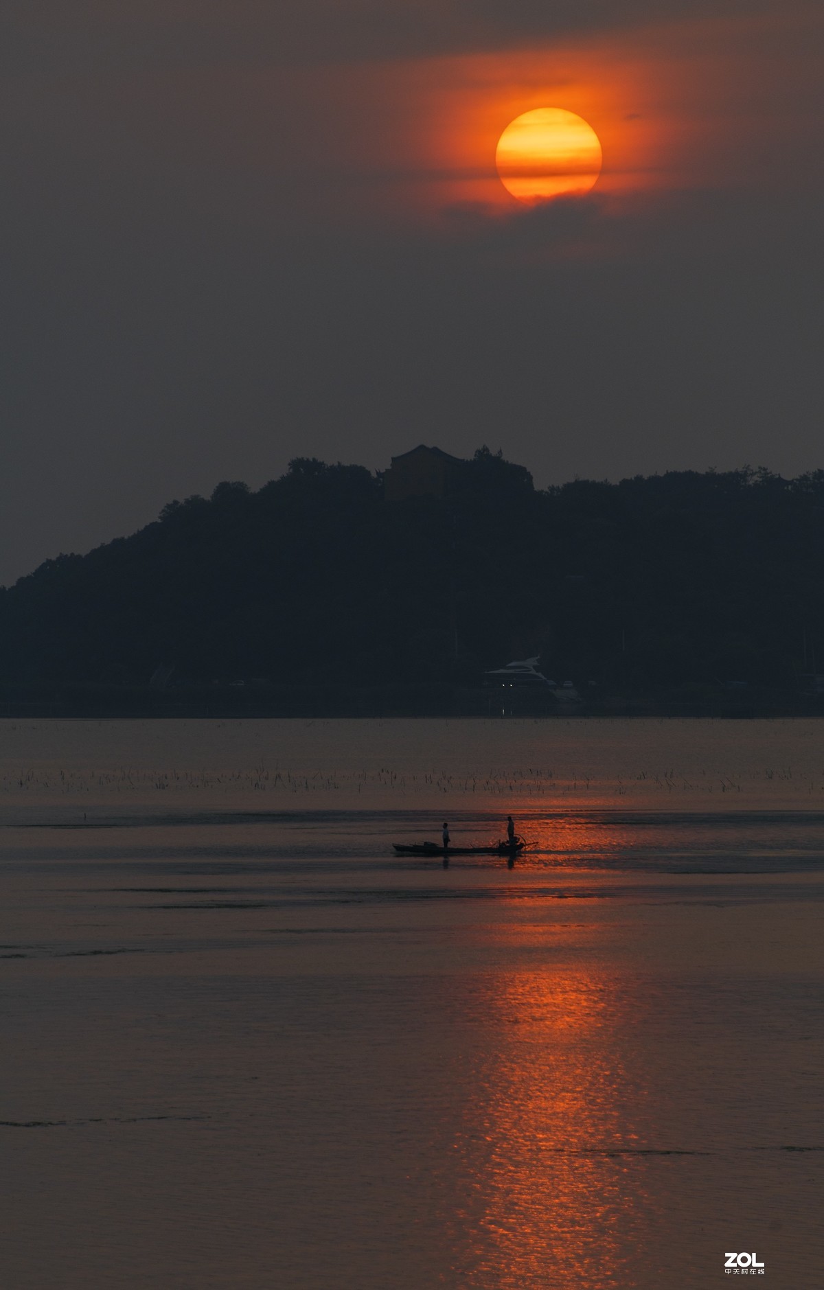 5月份的太湖湖畔