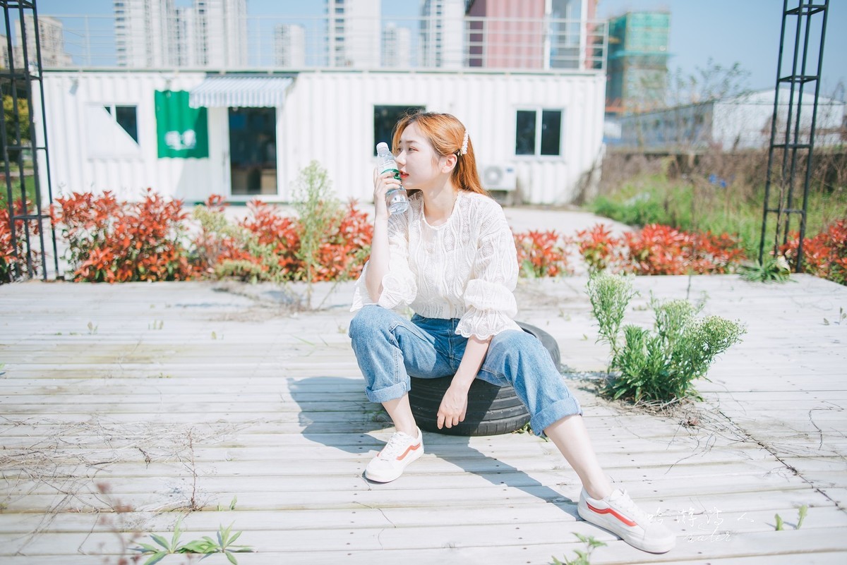 一个很夏天的春日下午 --- D750+ 28 1.4D百变妖+ 个别85 1.4G  ?