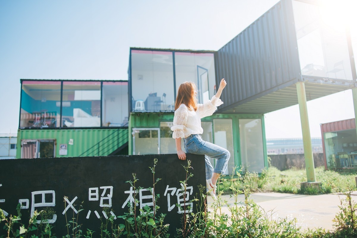 一个很夏天的春日下午 --- D750+ 28 1.4D百变妖+ 个别85 1.4G  ?