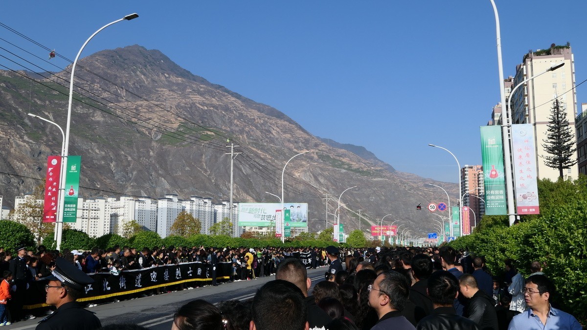 迎接英雄归故里