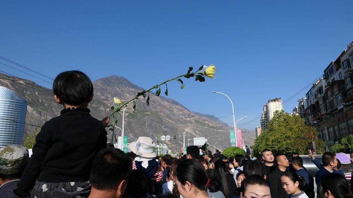 迎接英雄归故里