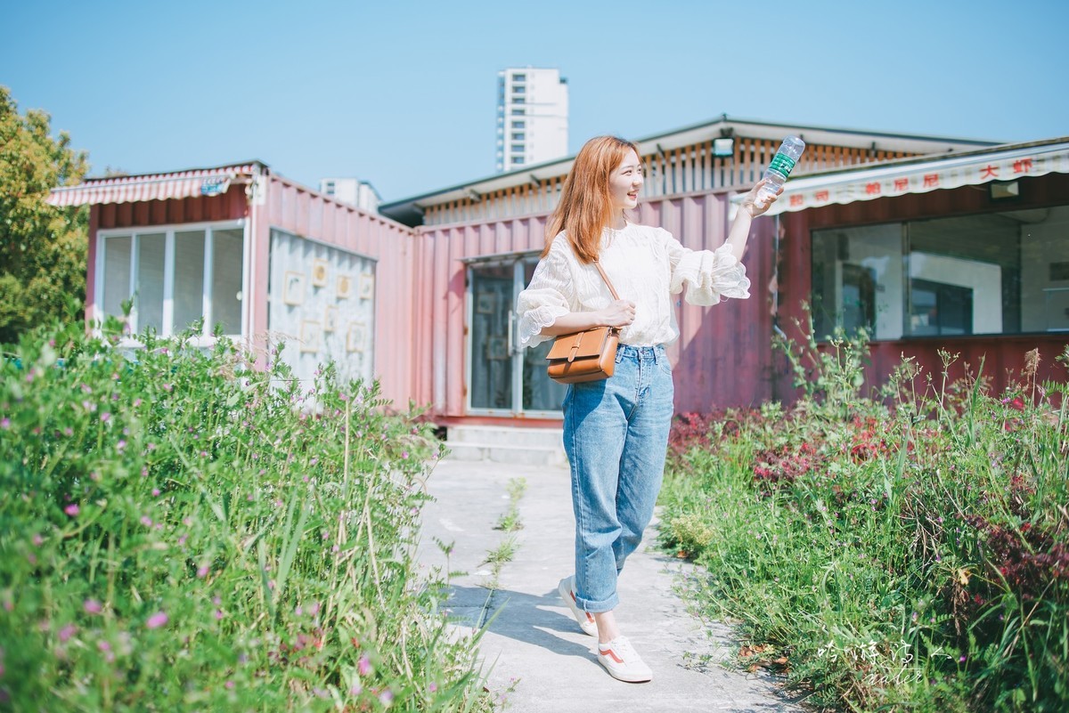 一个很夏天的春日下午 --- D750+ 28 1.4D百变妖+ 个别85 1.4G  ?