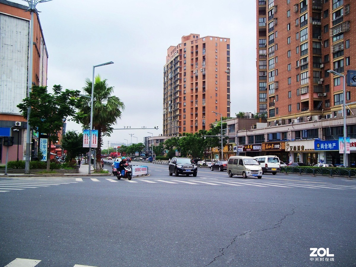 大雨后街景