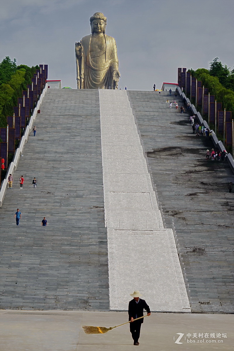 #镜头下的五一#鲁山观大佛