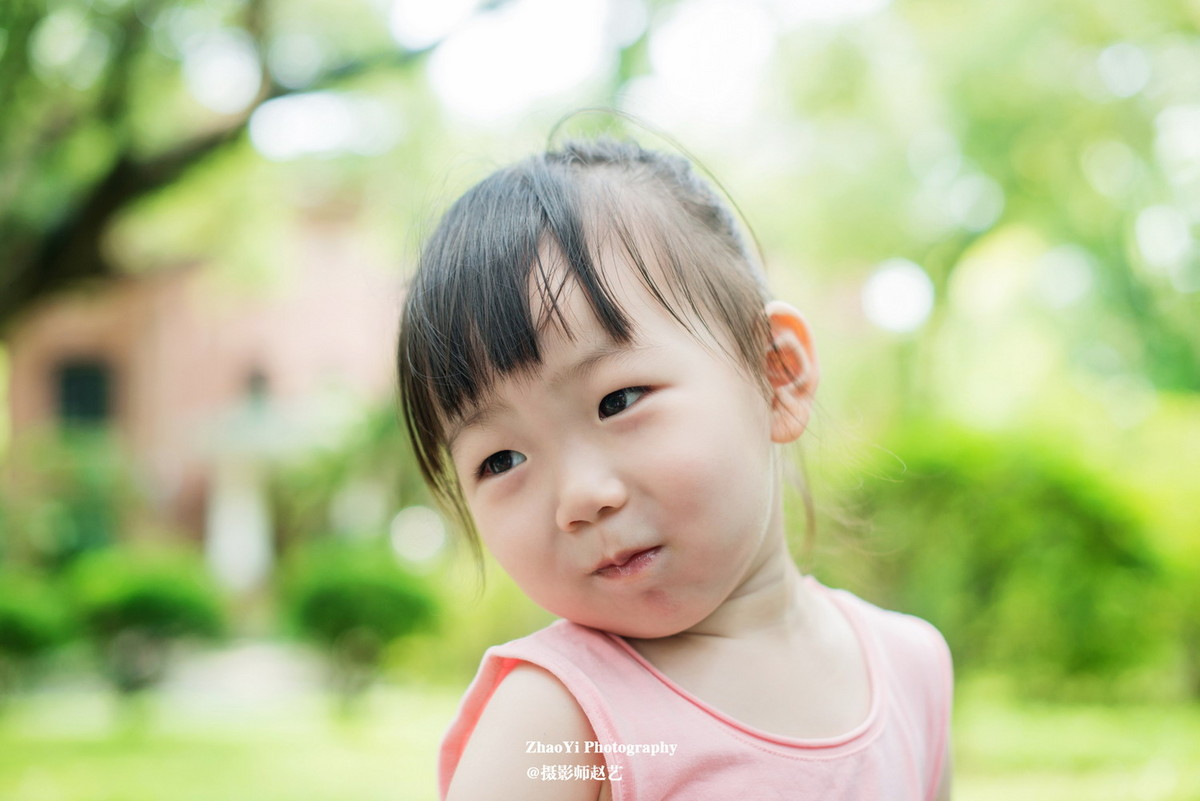 童童可爱的丸子头