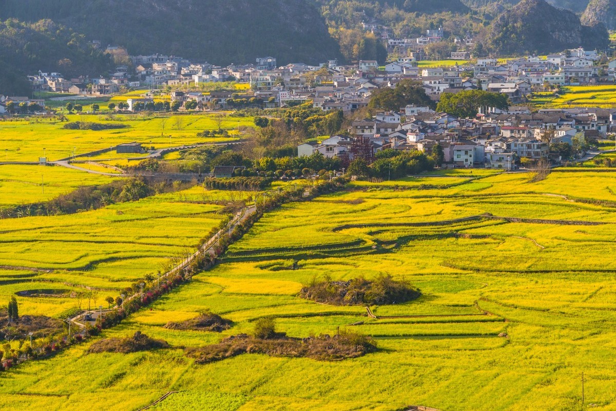 彩云之南之贵州兴义------遥看下纳灰村