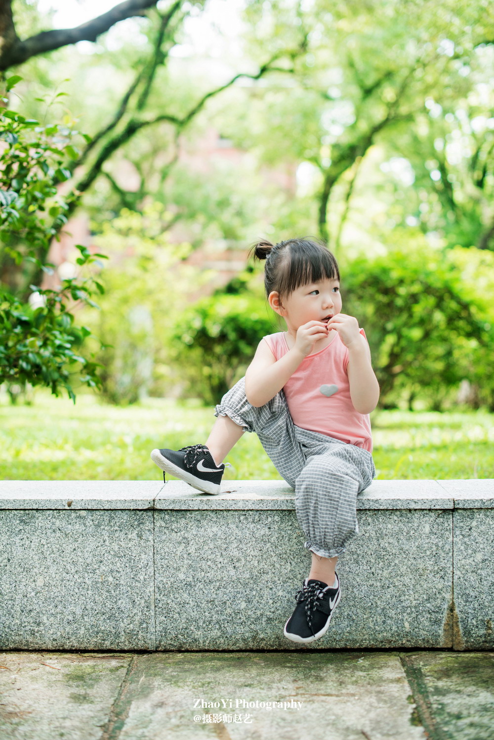 童童可爱的丸子头