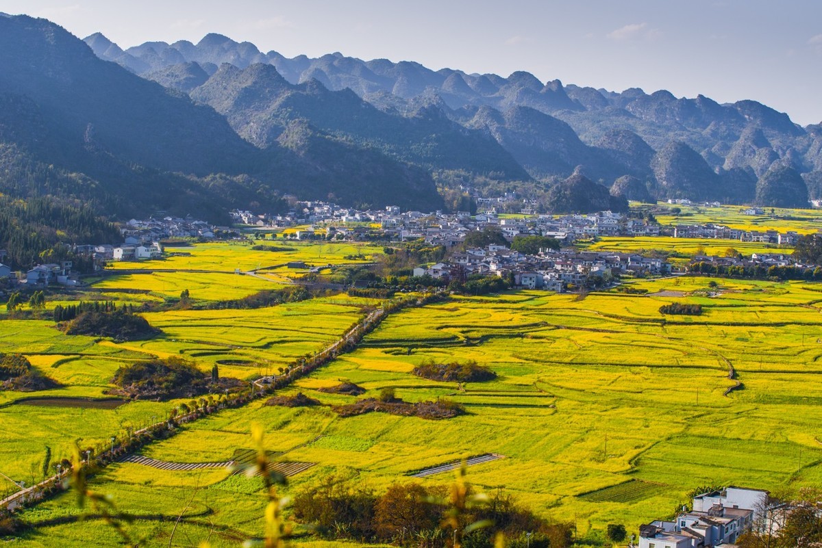 彩云之南之贵州兴义------遥看下纳灰村