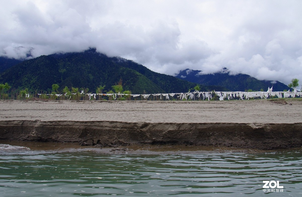 『船游雅鲁藏布江与尼洋河汇流处』123...12P