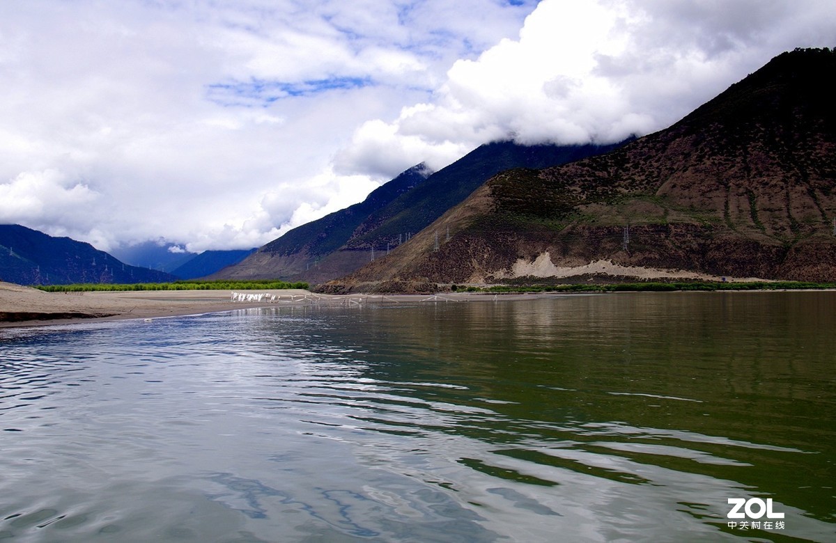 『船游雅鲁藏布江与尼洋河汇流处』123...12P