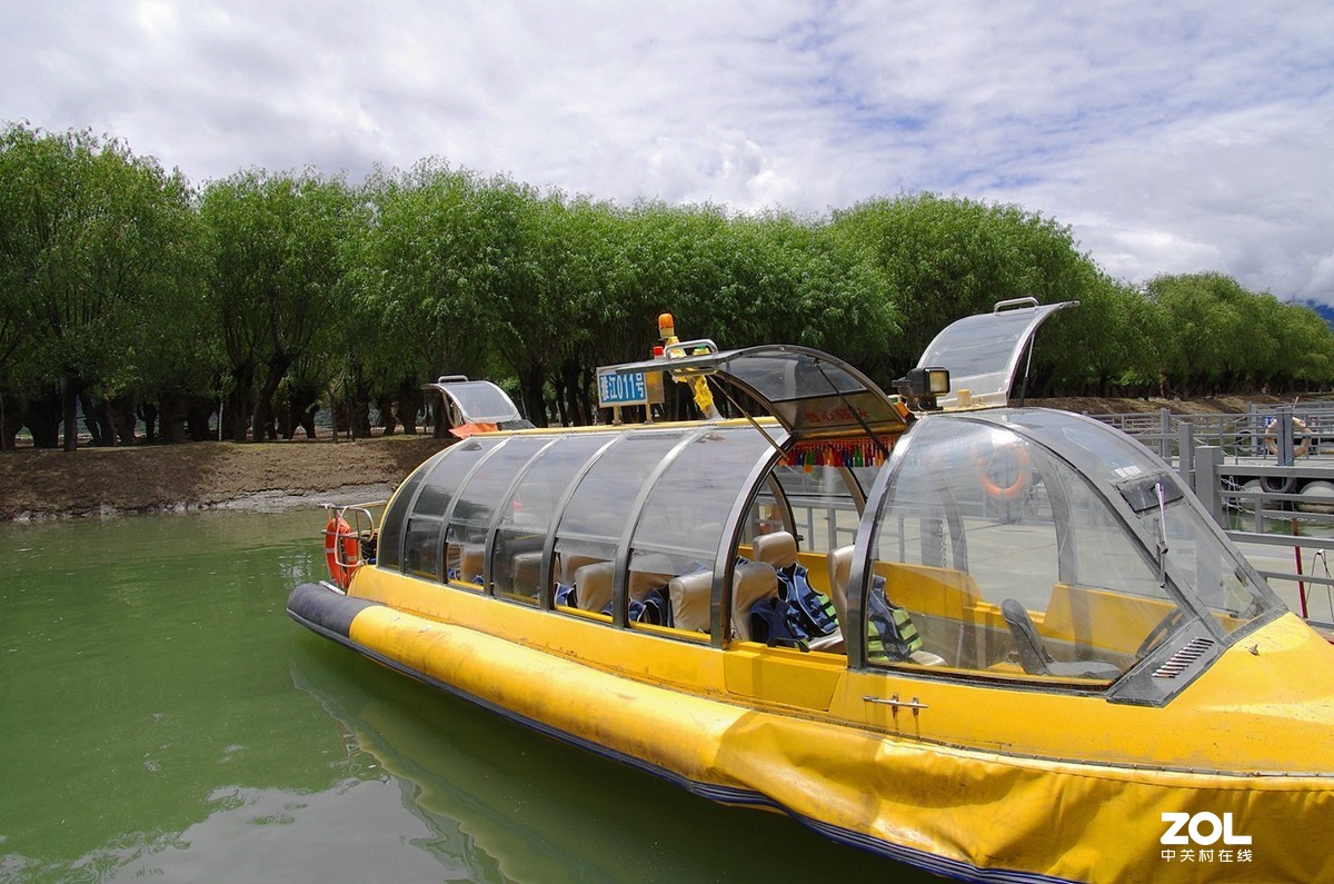 『船游雅鲁藏布江与尼洋河汇流处』123...12P