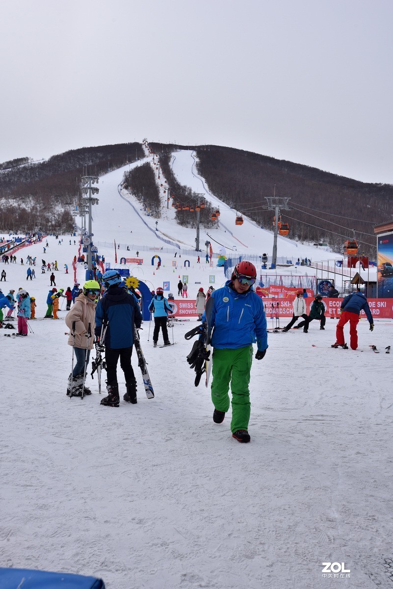 太子城高铁站与太舞小镇