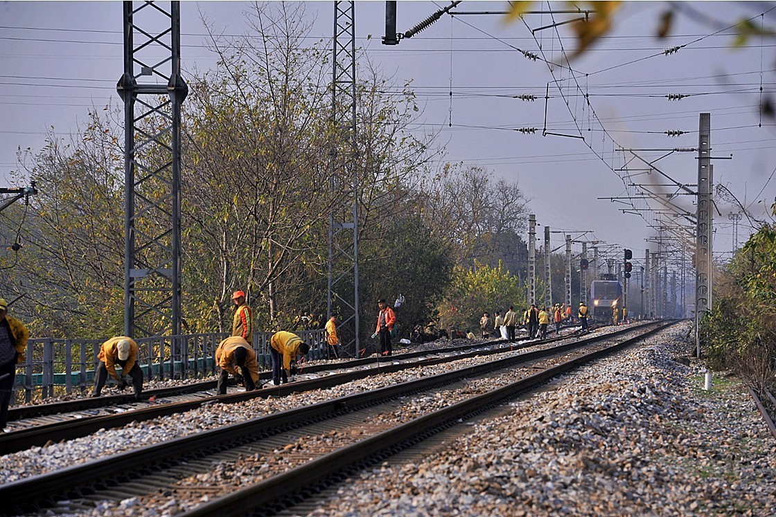 铁道线上的建设者