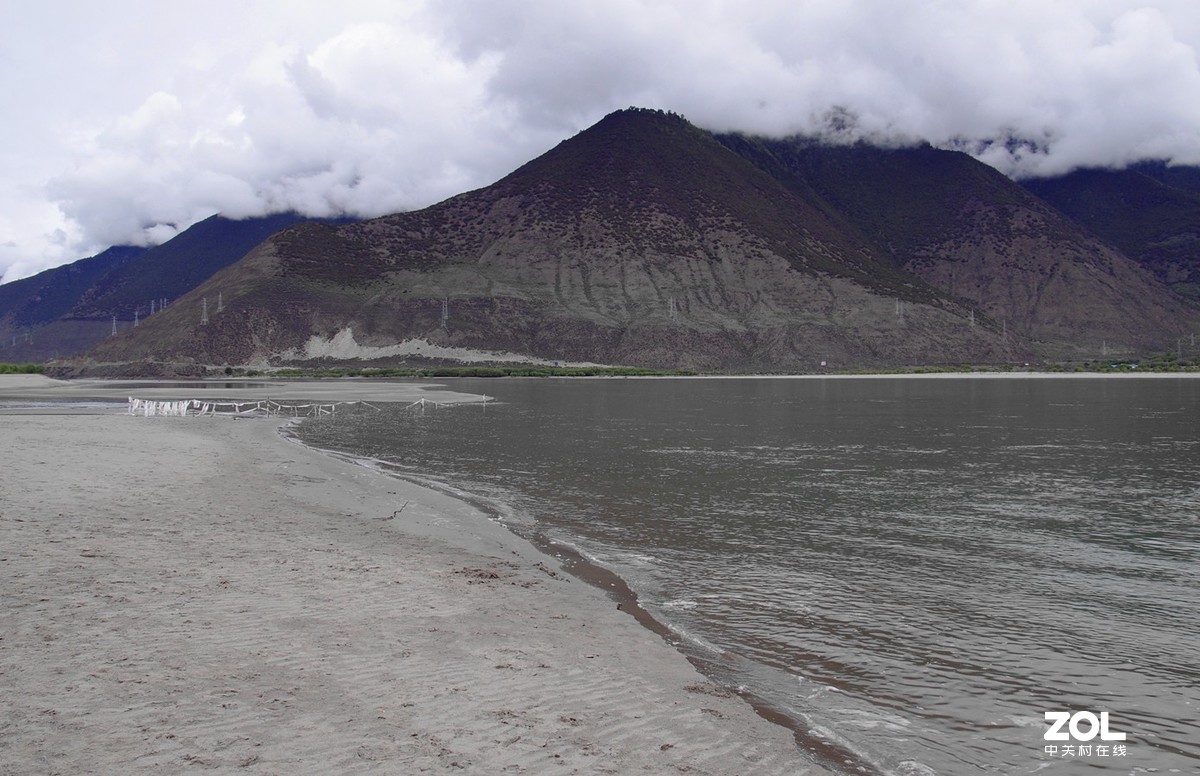 『船游雅鲁藏布江与尼洋河汇流处』123...12P