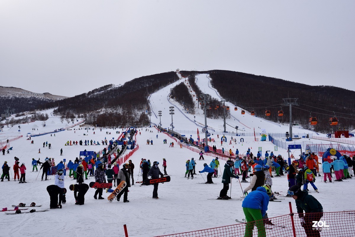 太子城高铁站与太舞小镇