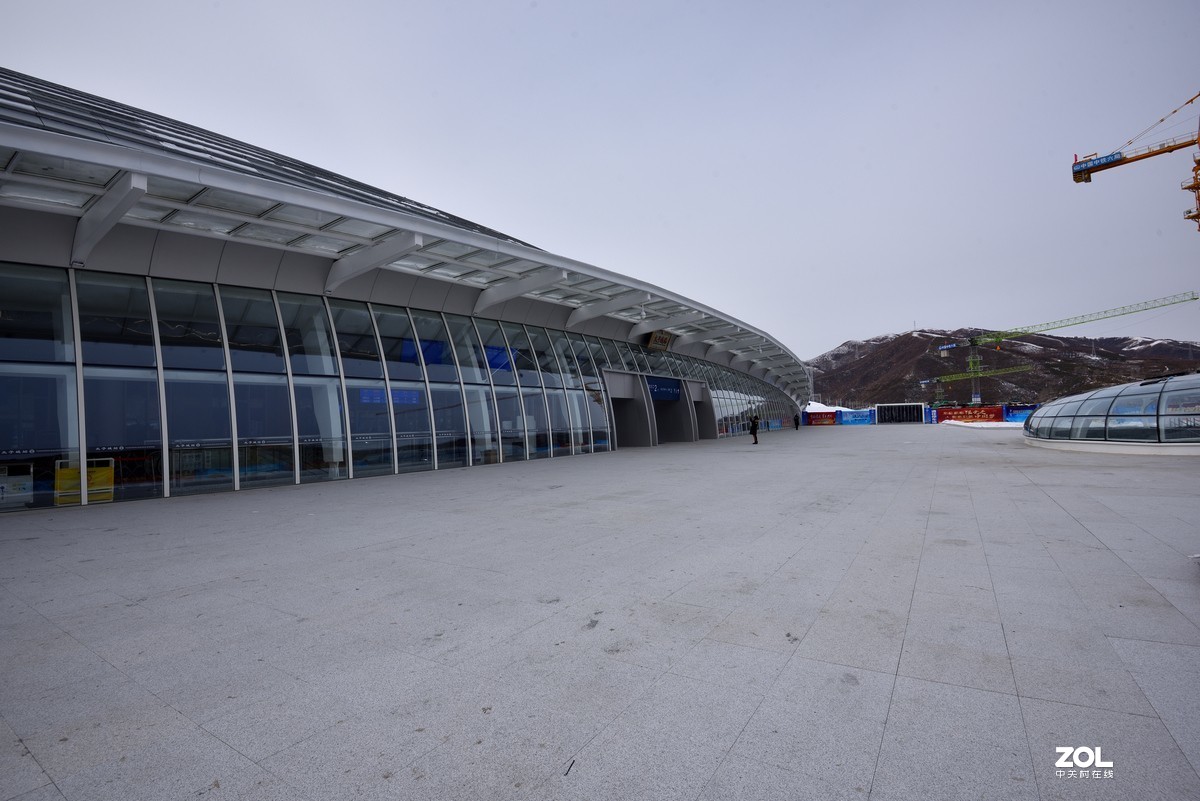 太子城高铁站与太舞小镇