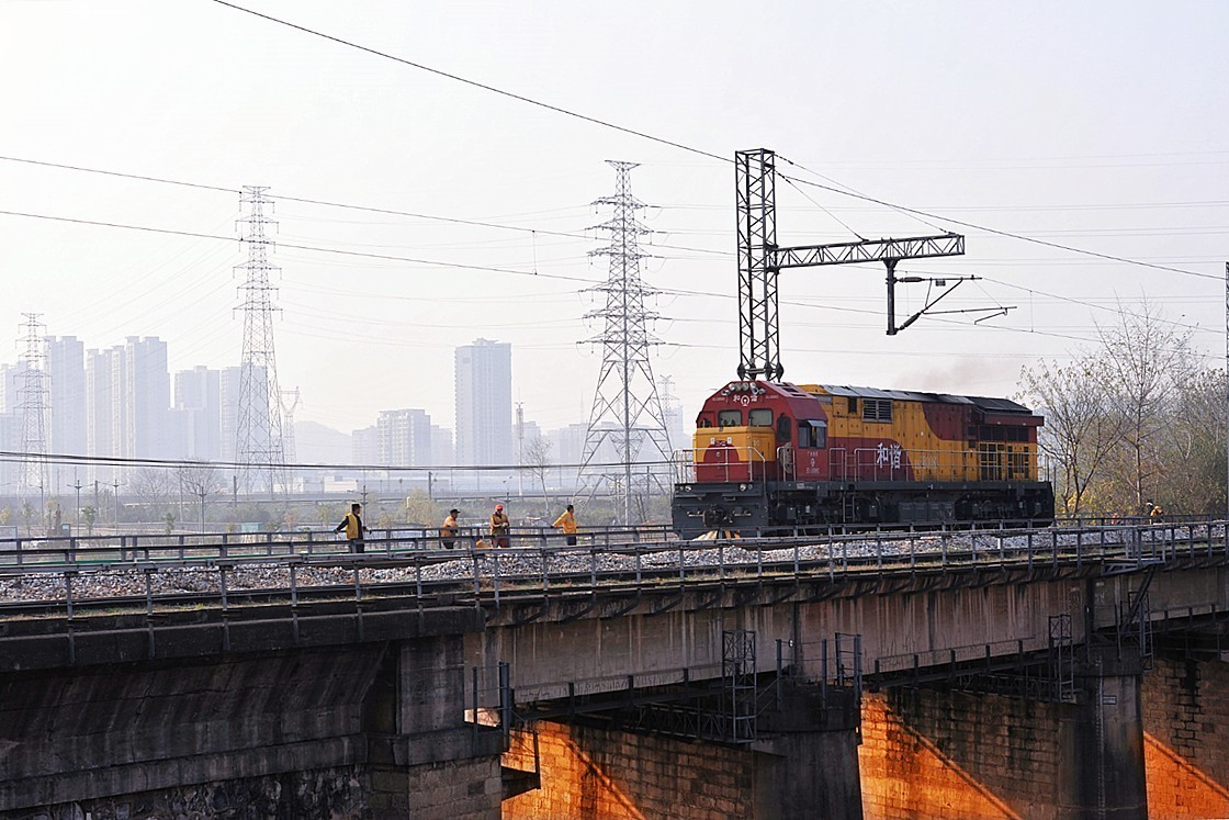 铁道线上的建设者