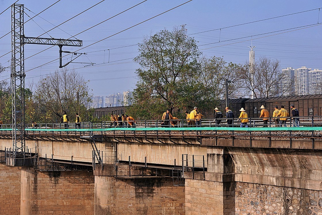 铁道线上的建设者