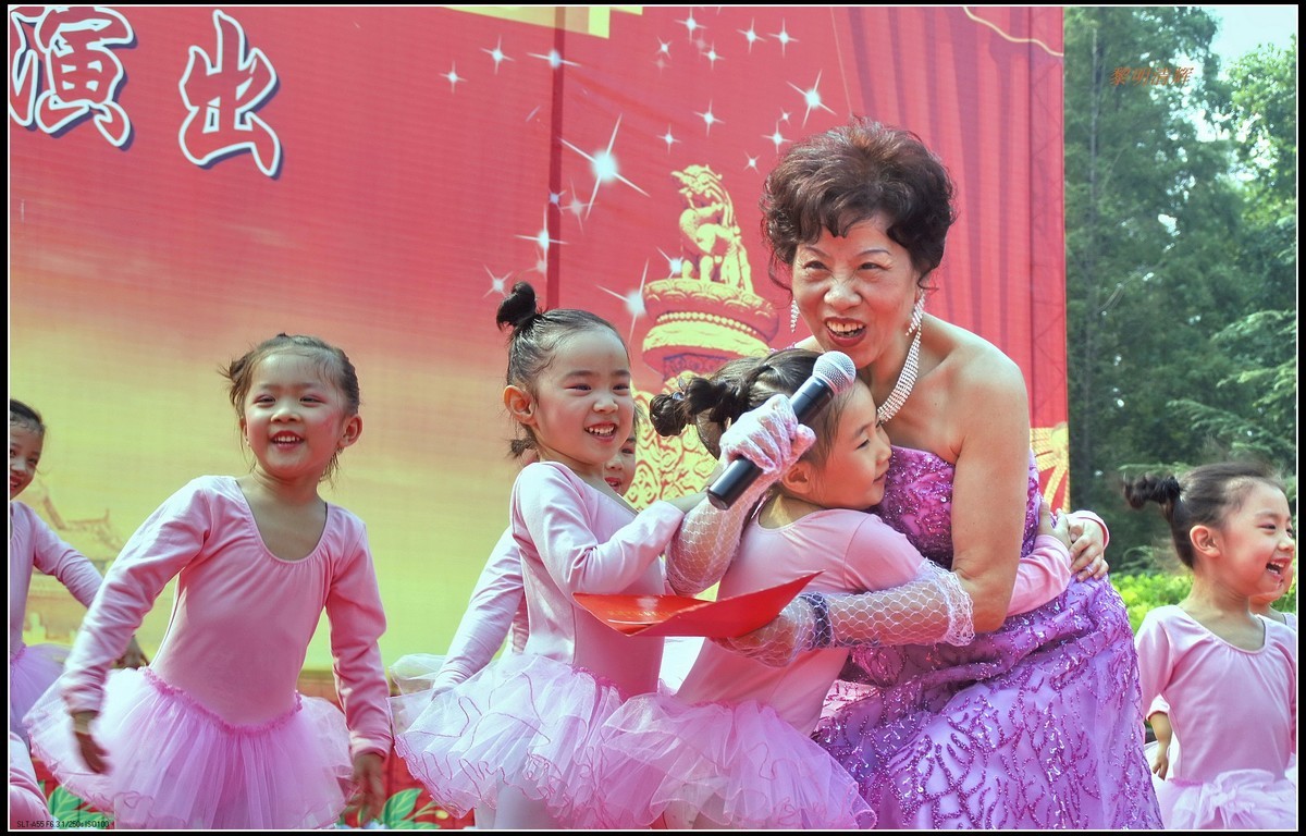 宝贝们，你们演得太棒了！