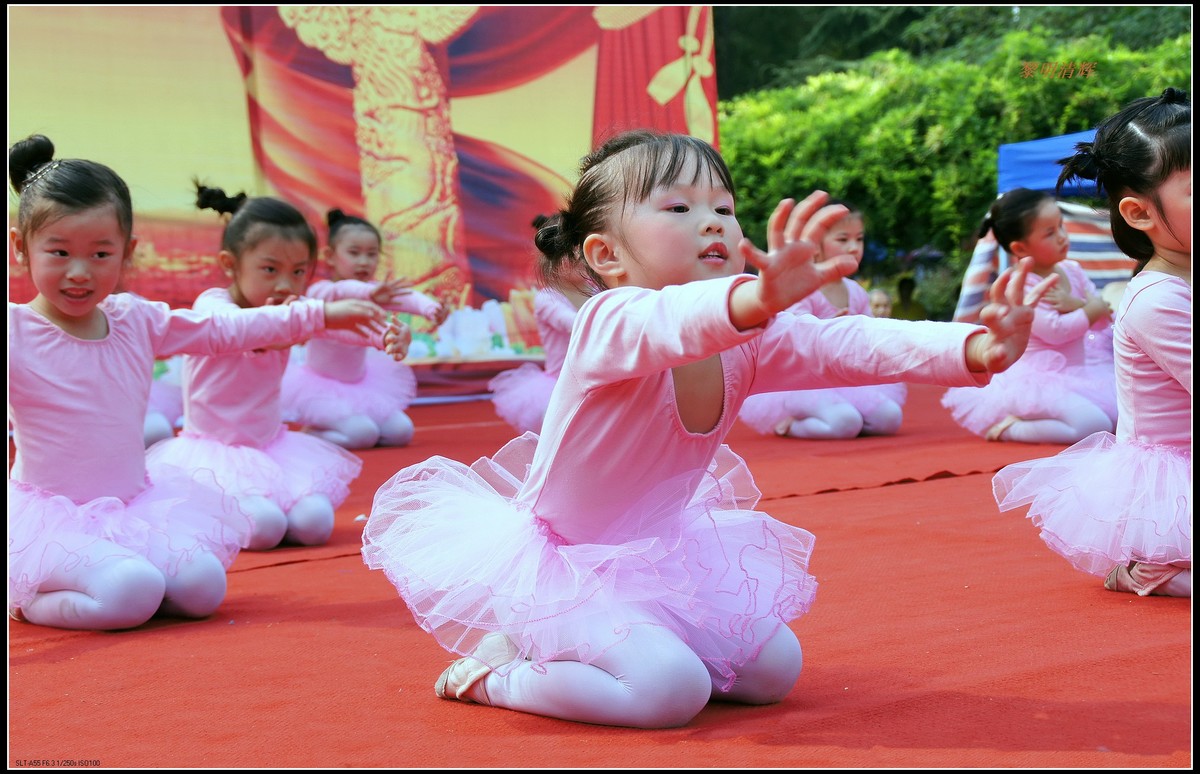 宝贝们，你们演得太棒了！