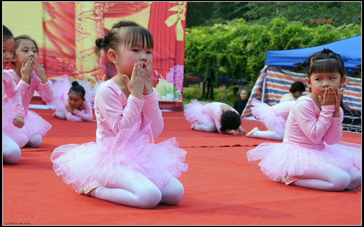 宝贝们，你们演得太棒了！