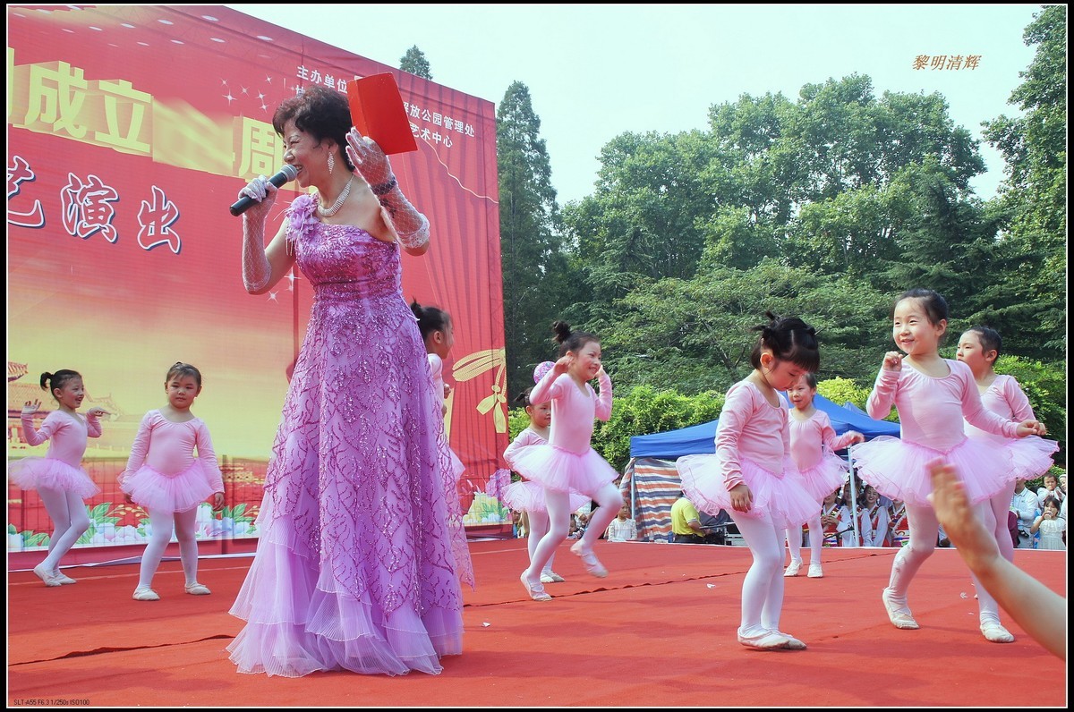 宝贝们，你们演得太棒了！