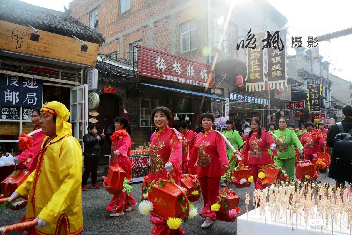 【资料片】洛阳，狗年正月十五社火盛宴