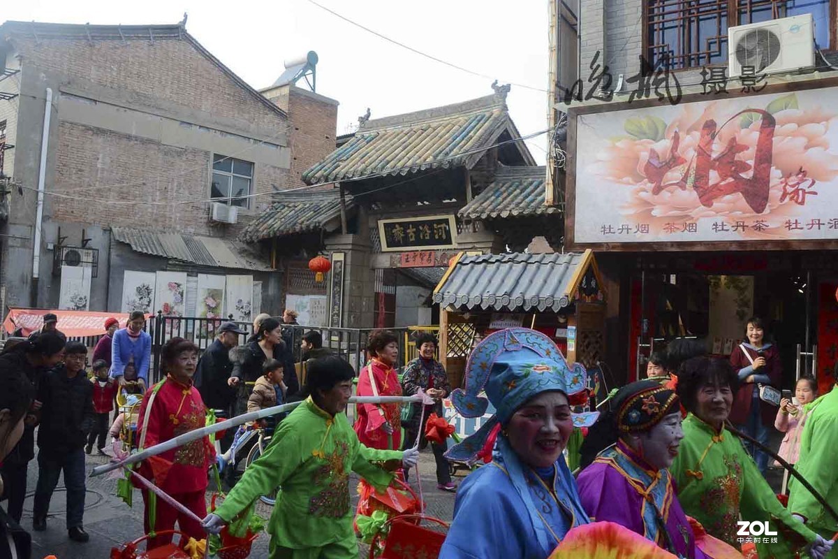 【资料片】洛阳，狗年正月十五社火盛宴