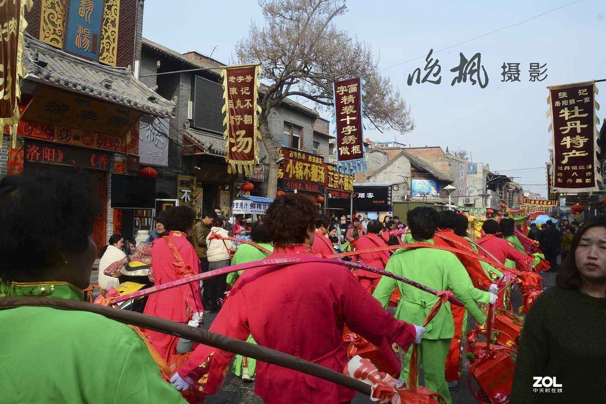 【资料片】洛阳，狗年正月十五社火盛宴