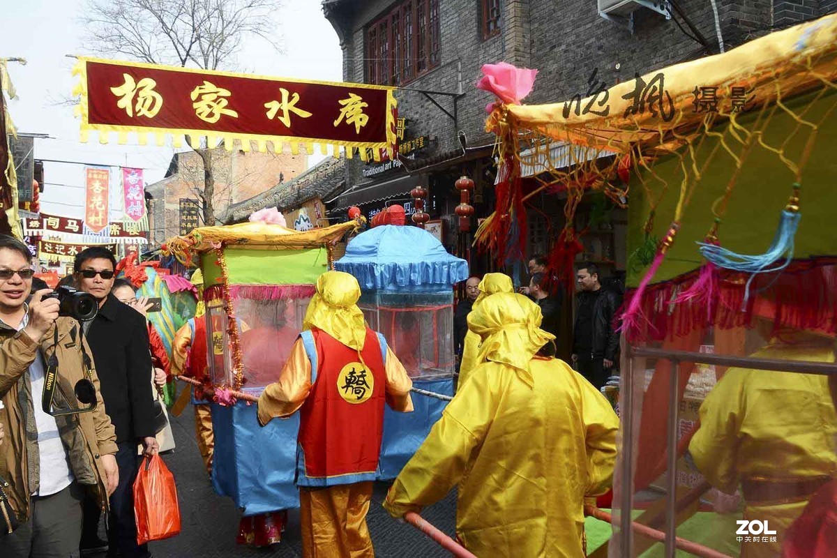 【资料片】洛阳，狗年正月十五社火盛宴