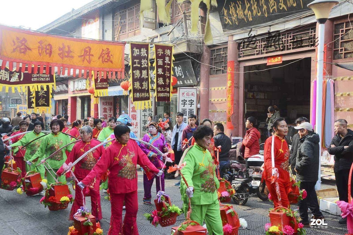 【资料片】洛阳，狗年正月十五社火盛宴