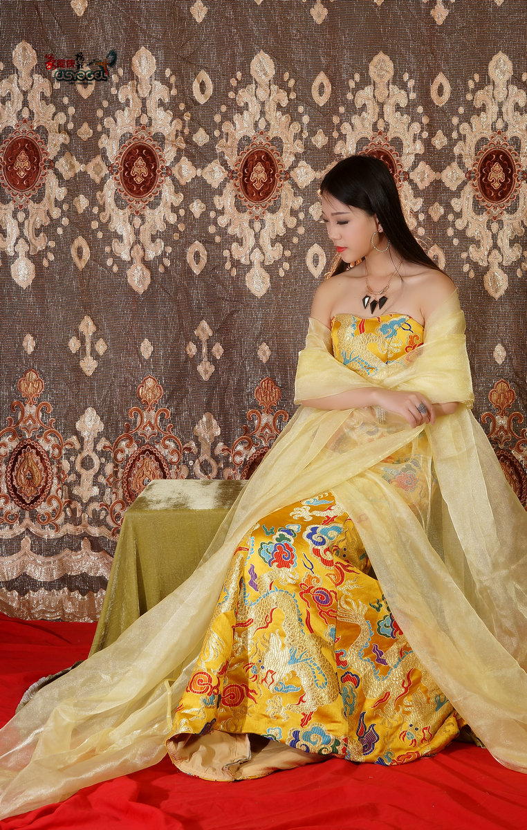 中国风古装龙袍礼服美女系列片方敏续2