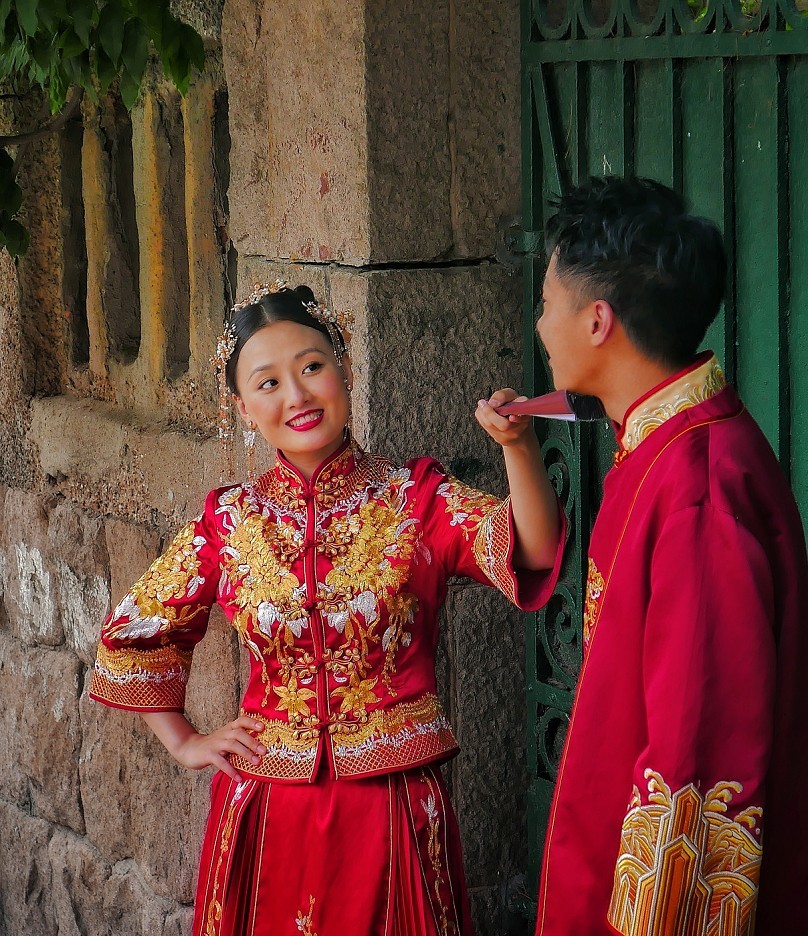 随拍片，确切的说是《青岛中山路》看内容是《无题》都是手机做后期的试验品看效果的！