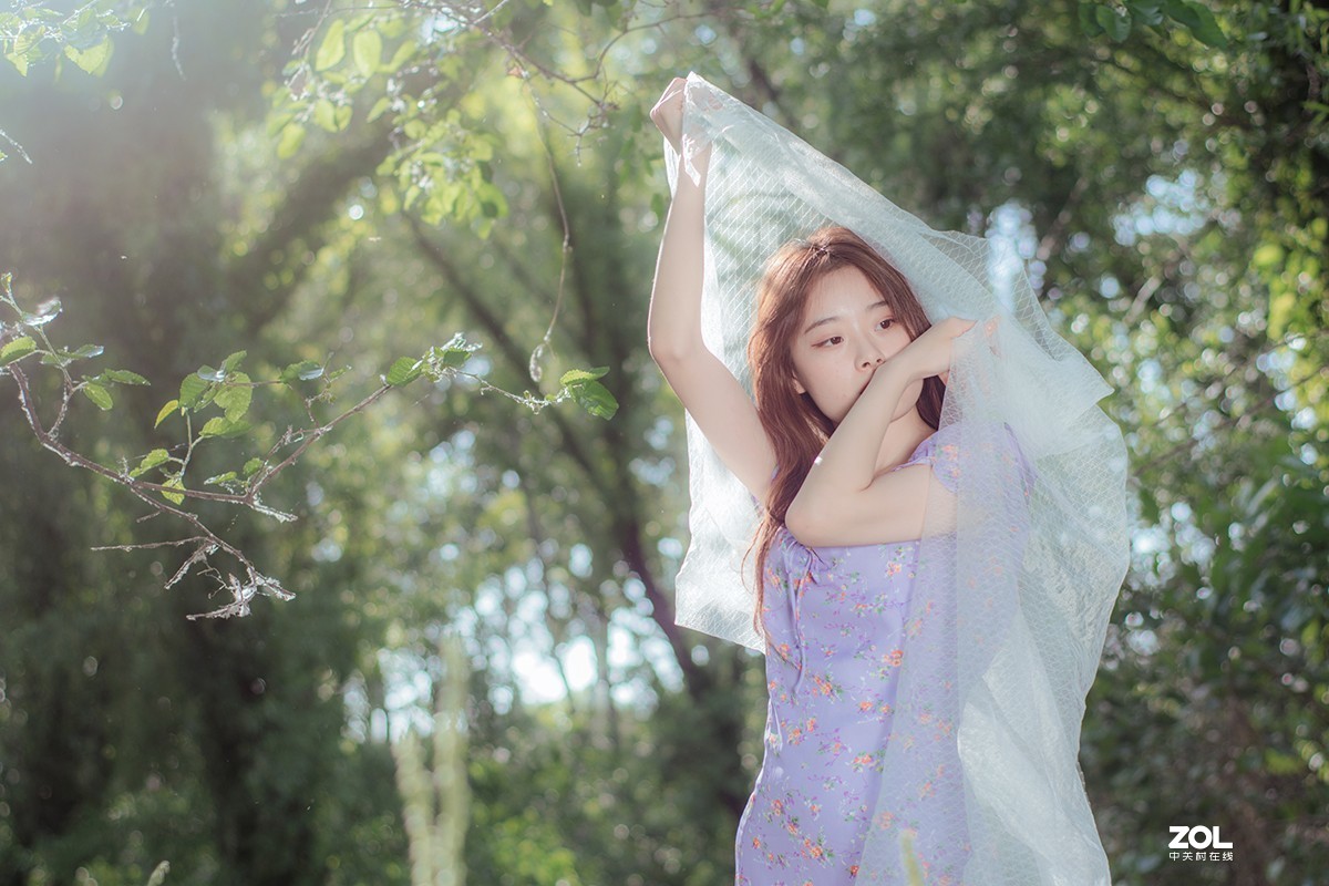 【梦幻美拍】绿荫下的少女