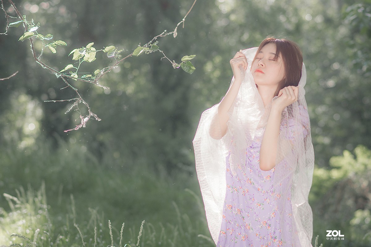 【梦幻美拍】绿荫下的少女