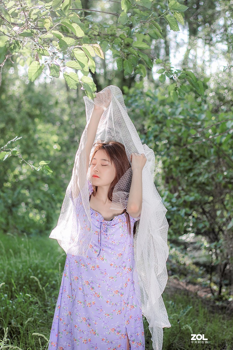 【梦幻美拍】绿荫下的少女