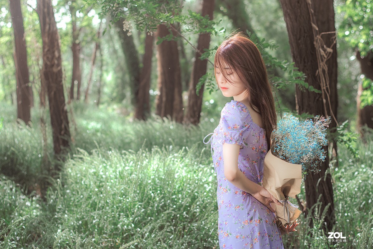【梦幻美拍】绿荫下的少女