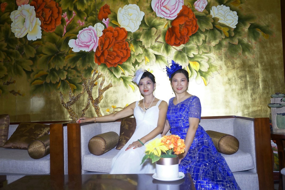 室内环境人像----武汉玫瑰艺术团的美女们参赛在九真山！