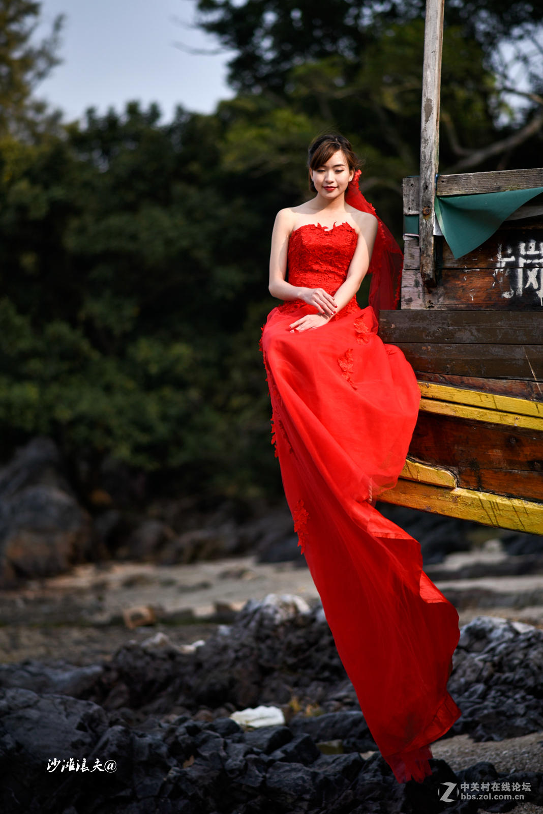 红衣少女