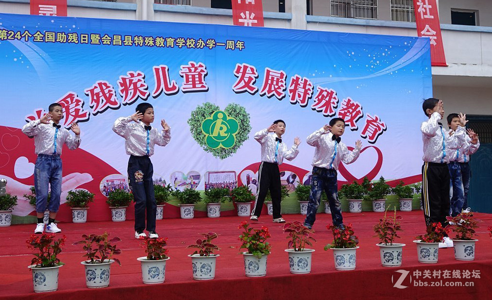 阳光舞台的残障儿童