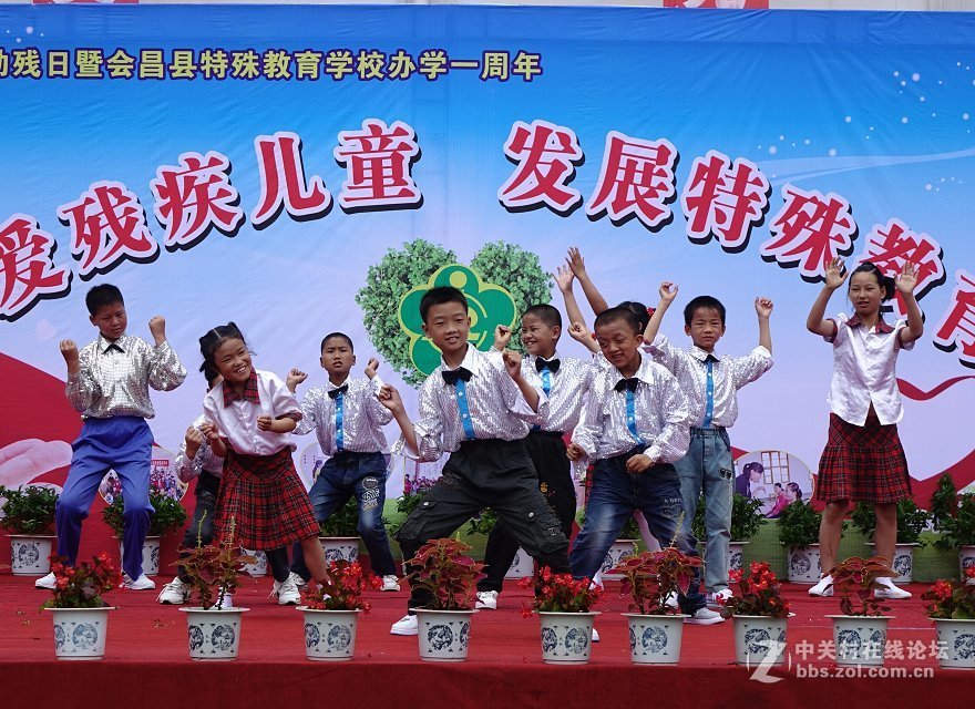 阳光舞台的残障儿童