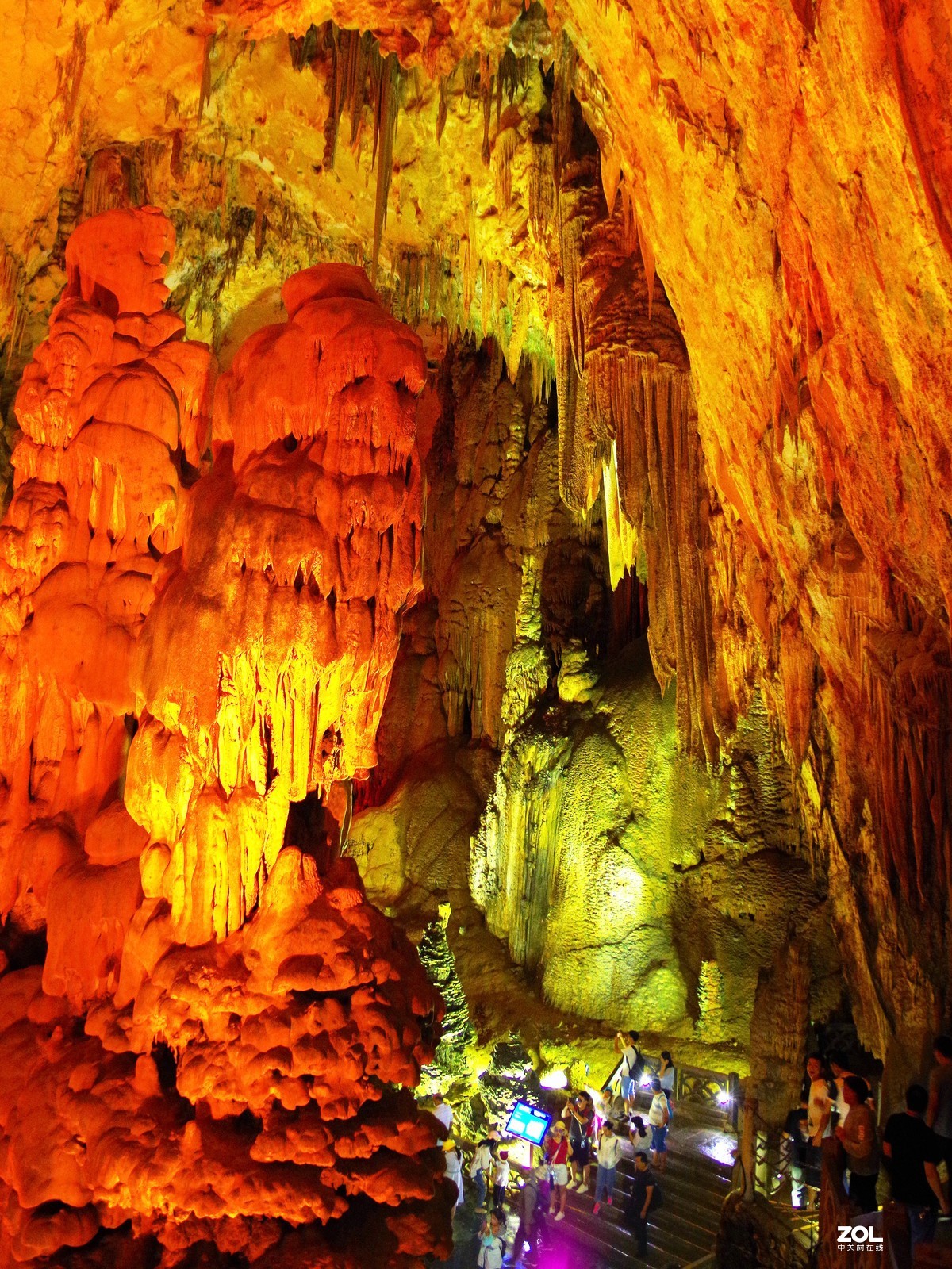 贵州--- 织金洞被评为中国最美的旅游胜地
