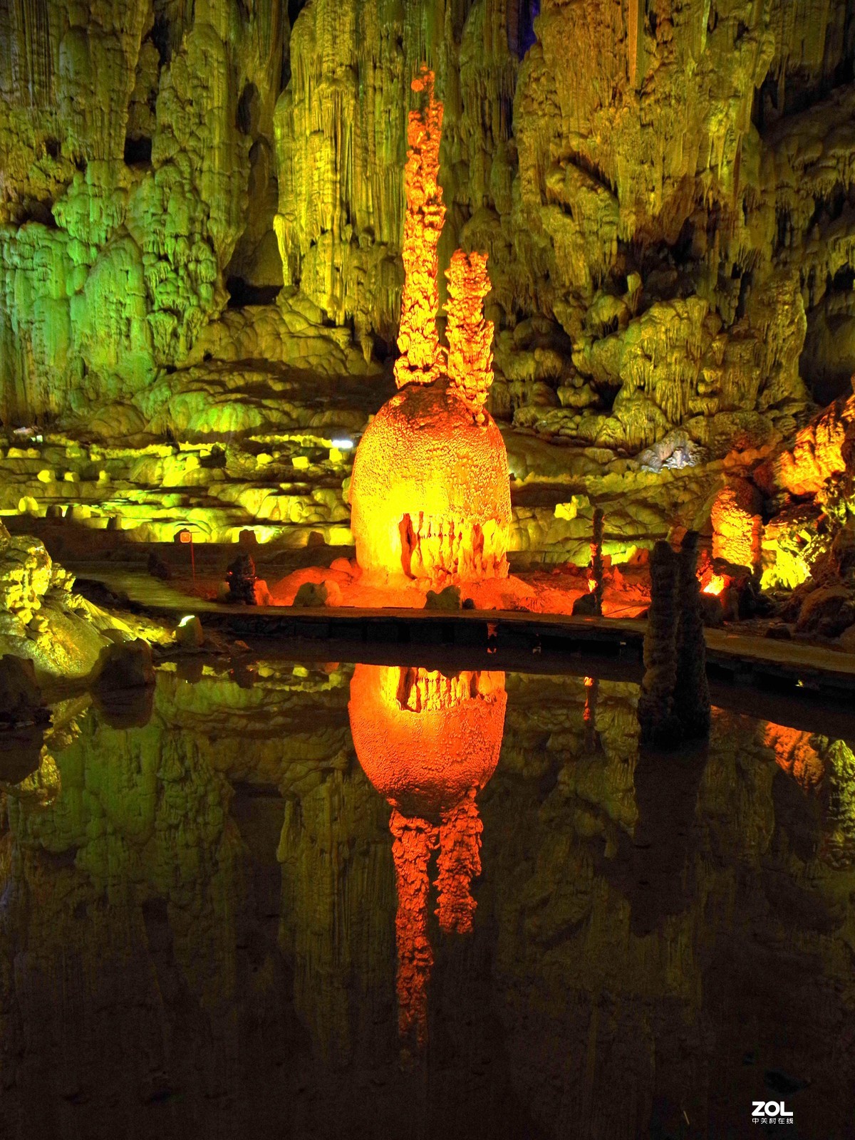 贵州--- 织金洞被评为中国最美的旅游胜地