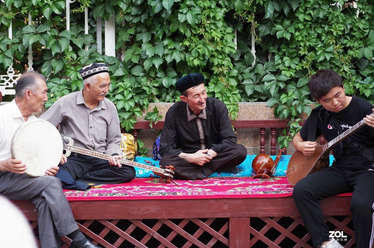 再拍大巴扎与红山