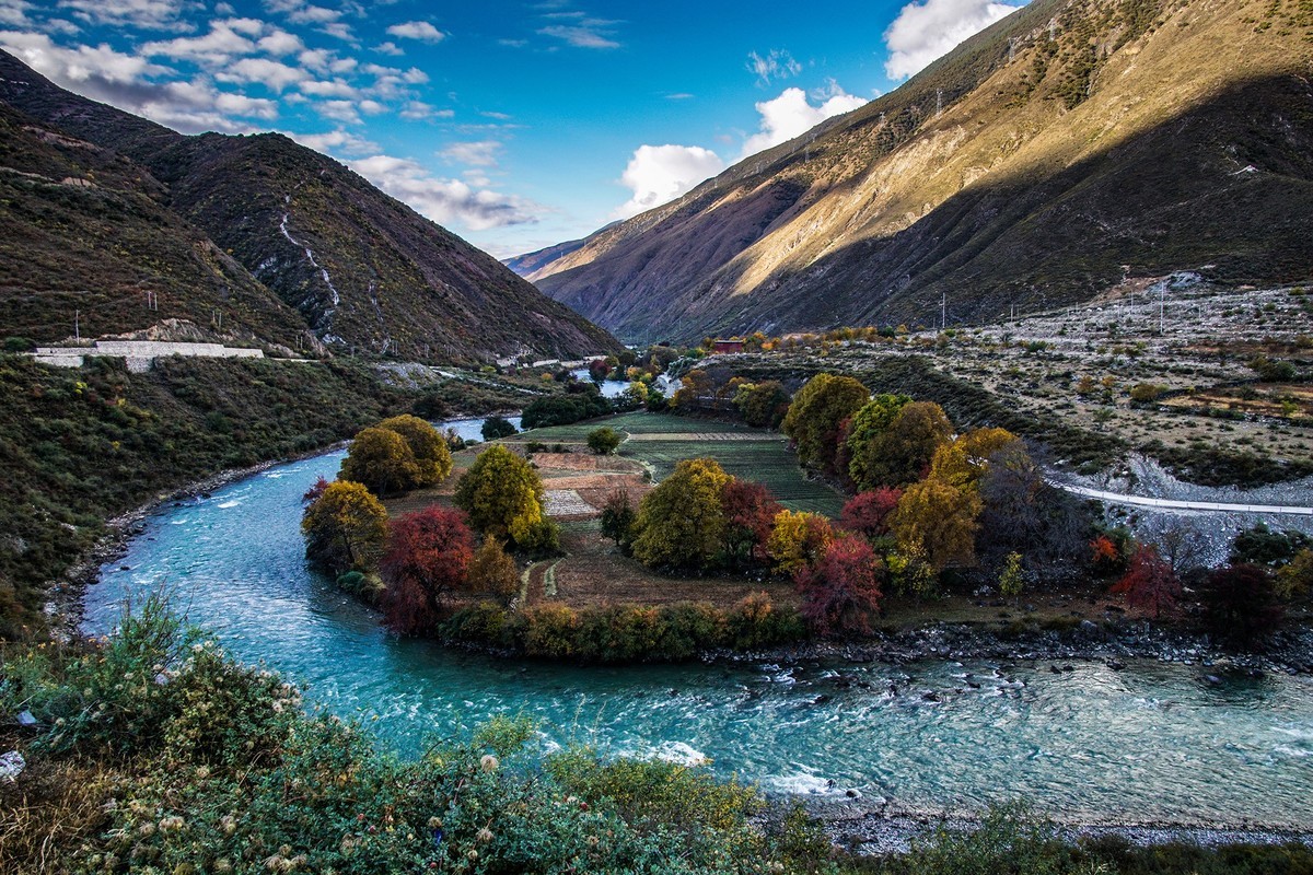 流过巴塘的巴楚河