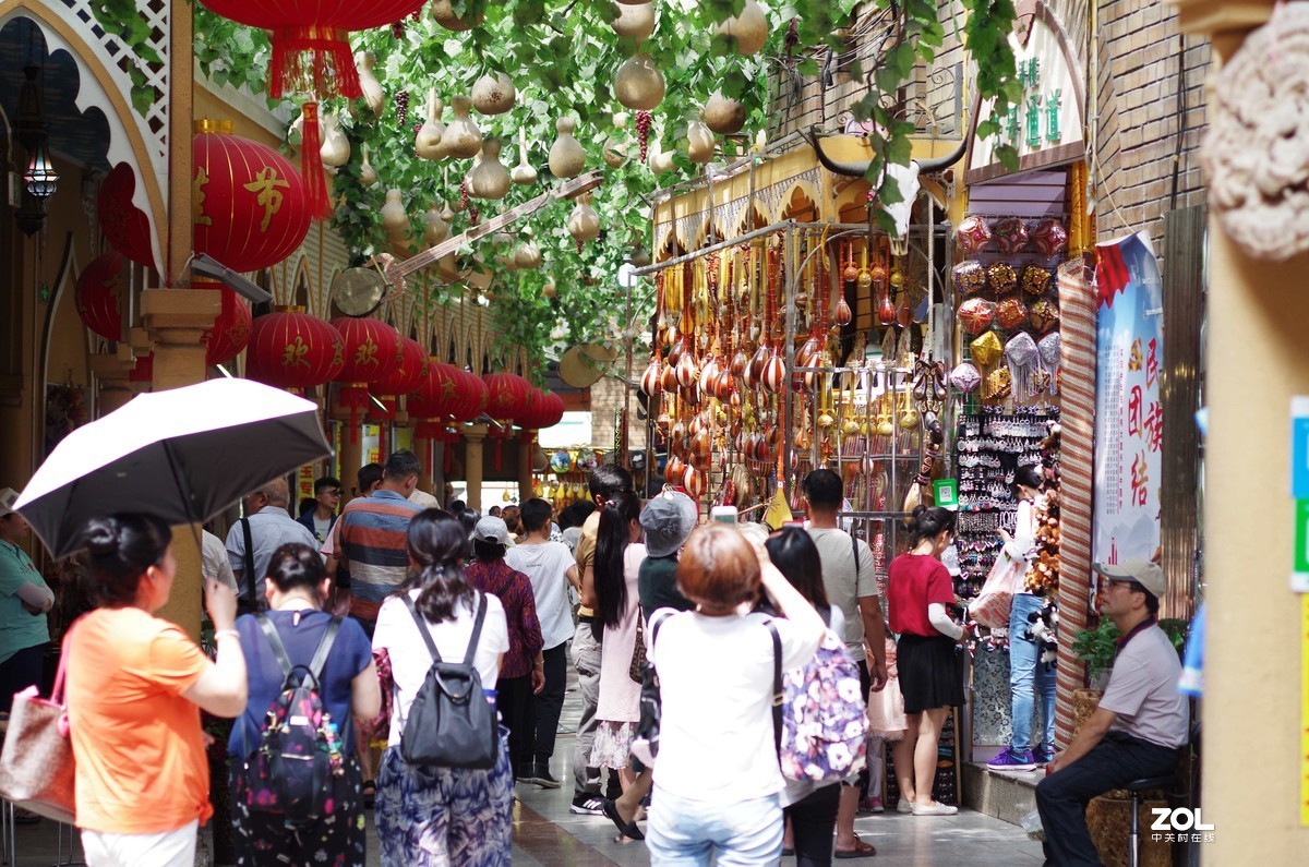 再拍大巴扎与红山