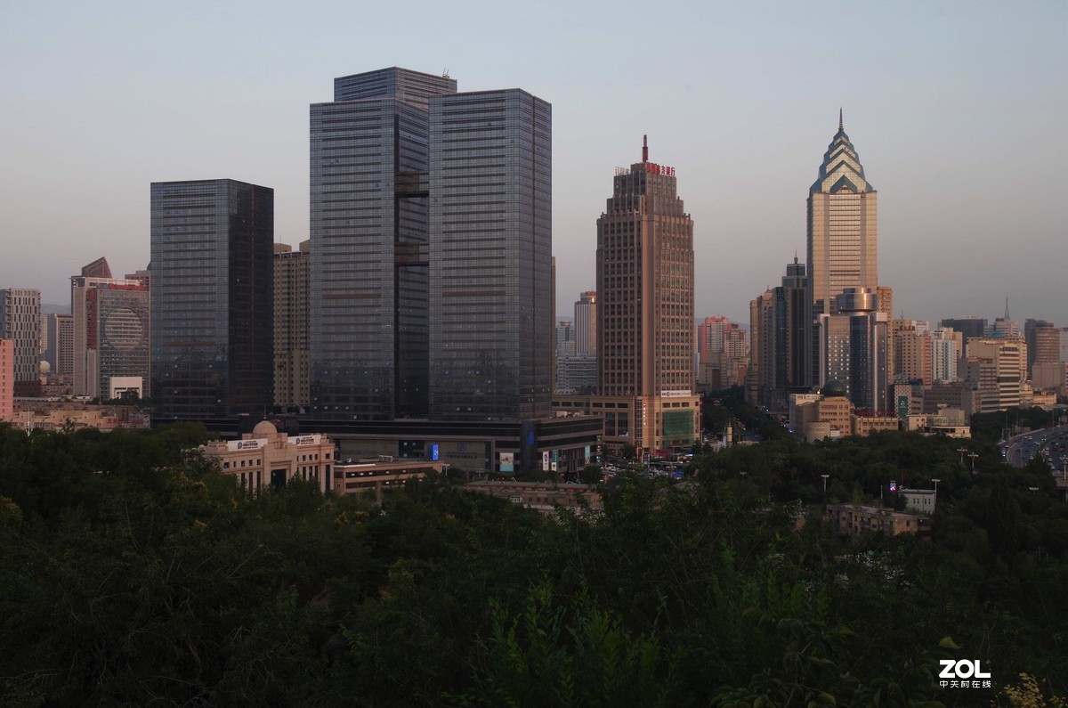 再拍大巴扎与红山