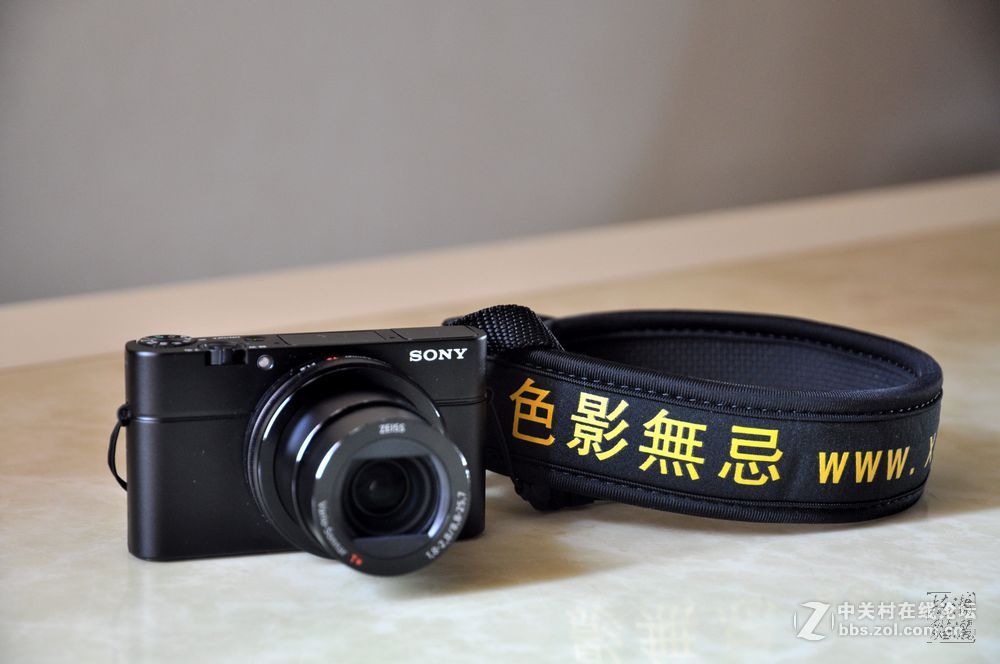 SONY RX100III配 色影无忌肩带，酷毙了。